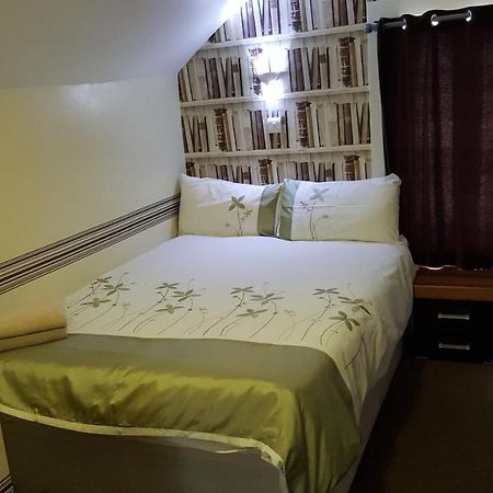 Portsmouth Budget Hotels - All Rooms Are En-Suite Екстериор снимка